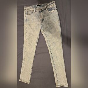 Uniqlo Men's Light Wash Jeans